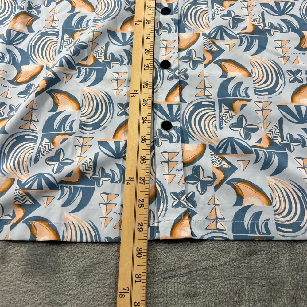 Dakine Mens Blue Shark Fin Wave Print Short Sleeve Button Up Shirt Large NWT - Picture 5 of 8